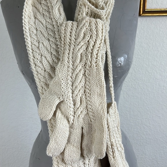 Mountain Masche Hornby Island Knit Scarf, Gloves, Beanie Cable Knit Set - Picture 5 of 10